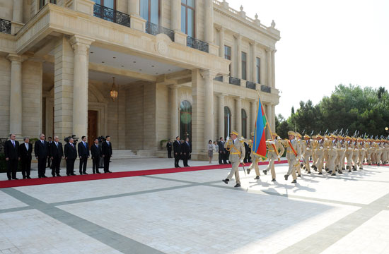 Polish President officially welcomed to Azerbaijan (PHOTO)