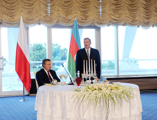 An official dinner hosted in honor of visiting Polish President (PHOTO)
