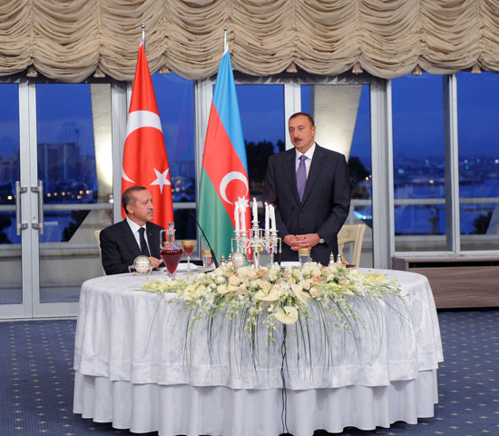 An official dinner hosted in honor of visiting Prime Minister of Turkey (PHOTO)