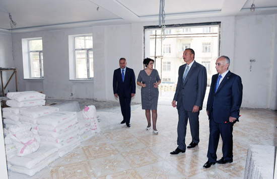 Azerbaijani President inspects repair and reconstruction work at schools in Baku (PHOTO)
