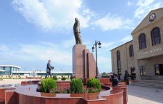 Azerbaijani President inaugurates Heydar Aliyev Center in Siyazan region
(UPDATE)(PHOTO)