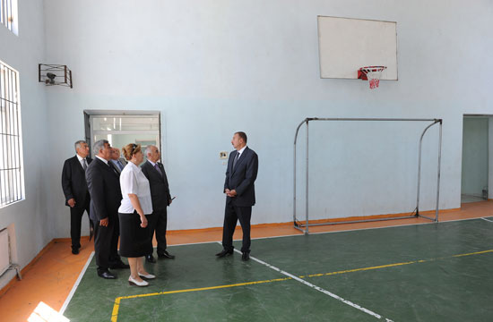 Azerbaijani President inspects reconstruction of two schools and kindergarten in Baku (PHOTO)