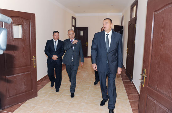 Azerbaijani President inspects reconstruction of two schools and kindergarten in Baku (PHOTO)
