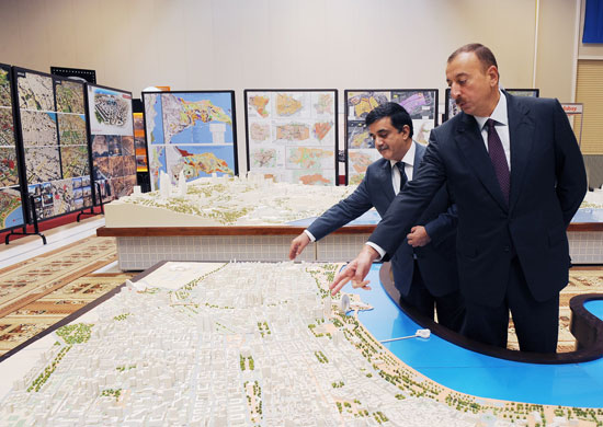 Azerbaijani President attends "Azerbaijan - 20 years of independence" exhibition (PHOTO)