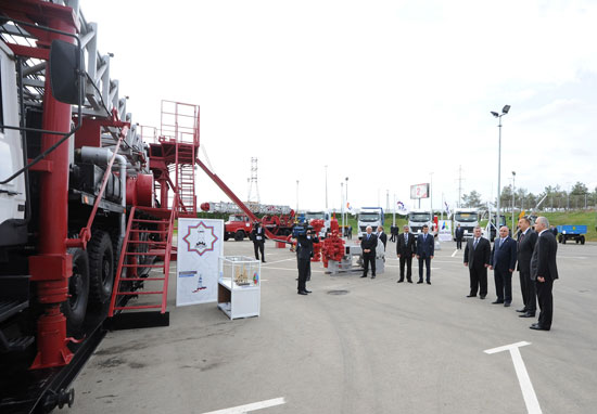Azerbaijani President attends "Azerbaijan - 20 years of independence" exhibition (PHOTO)