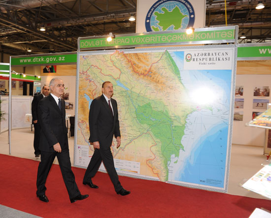 Azerbaijani President attends "Azerbaijan - 20 years of independence" exhibition (PHOTO)
