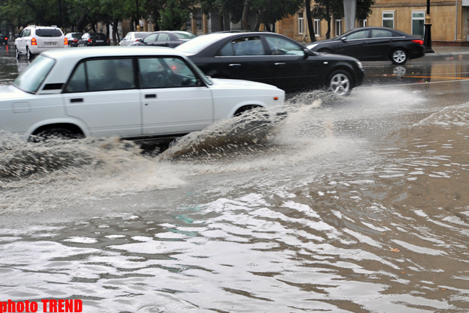 Baku’s streets turned into torrents following the rain - PHOTOSESSION