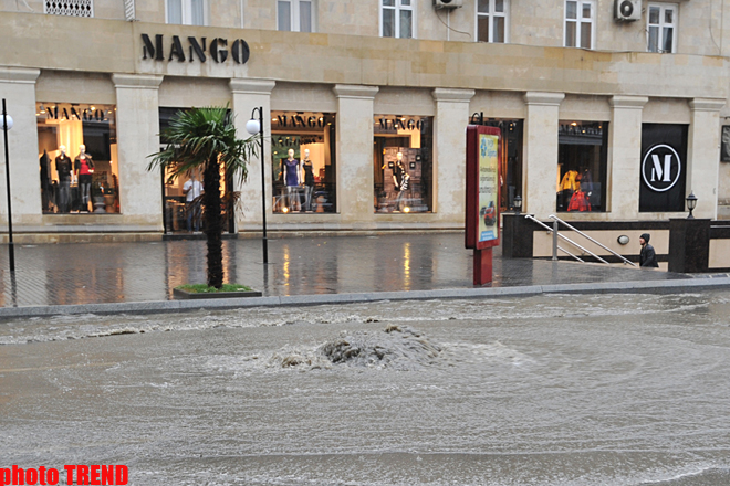 Baku’s streets turned into torrents following the rain - PHOTOSESSION