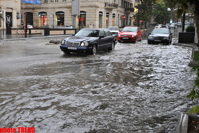 Baku’s streets turned into torrents following the rain - PHOTOSESSION
