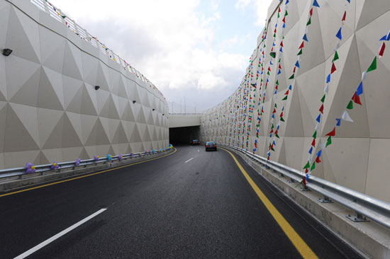 Azerbaijani President inaugurates pedestrian underpasses and interchange on Mardakan highway (UPDATE) (PHOTO)