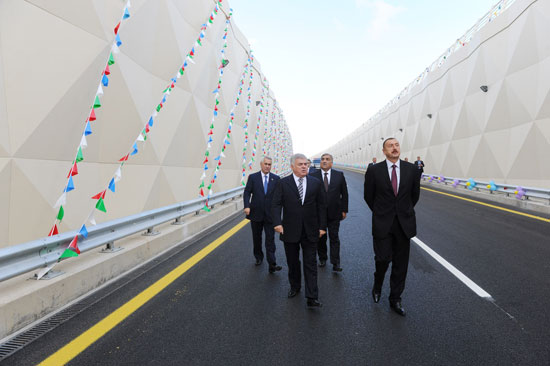 Azerbaijani President inaugurates pedestrian underpasses and interchange on Mardakan highway (UPDATE) (PHOTO)