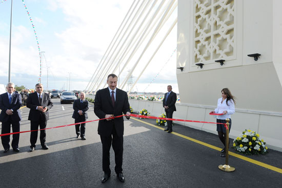 Azerbaijani President inaugurates pedestrian underpasses and interchange on Mardakan highway (UPDATE) (PHOTO)