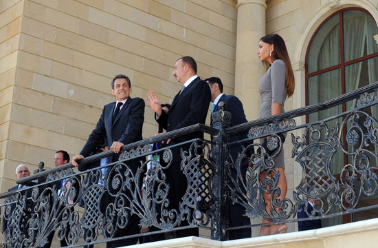 French President awards Azerbaijani First Lady with order (PHOTO)
