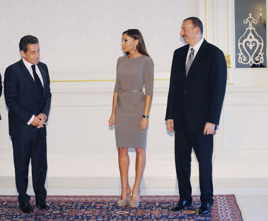 French President awards Azerbaijani First Lady with order (PHOTO)