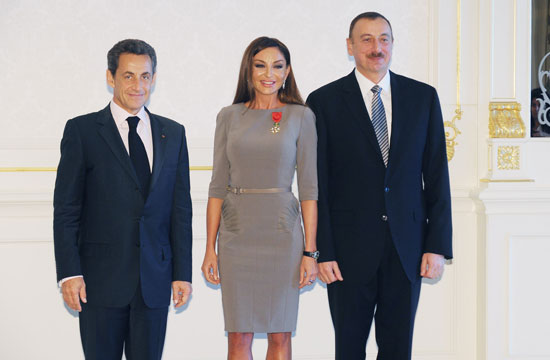 French President awards Azerbaijani First Lady with order (PHOTO)