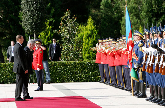 Austrian president officially welcomed to Azerbaijan (PHOTO)