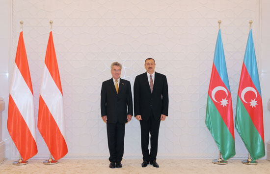 Austrian president officially welcomed to Azerbaijan (PHOTO)