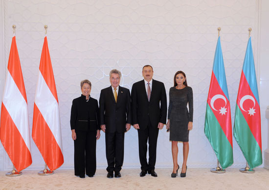 Austrian president officially welcomed to Azerbaijan (PHOTO)