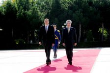 Austrian president officially welcomed to Azerbaijan (PHOTO)