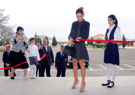 First Lady of Azerbaijan inaugurates schools in capital`s Khazar District (PHOTO)