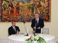 Nazarbayev hosts official dinner for Azerbaijani President (PHOTO)