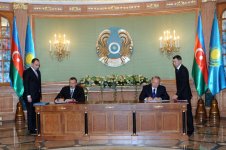 Azerbaijan, Kazakhstan ink four documents (PHOTO)
