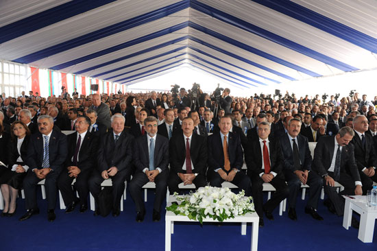 Azerbaijani President attends groundbreaking ceremonies for Heydar Aliyev Vocational Education Lyceum and inauguration of AYPE-T plant in Izmir (PHOTO)