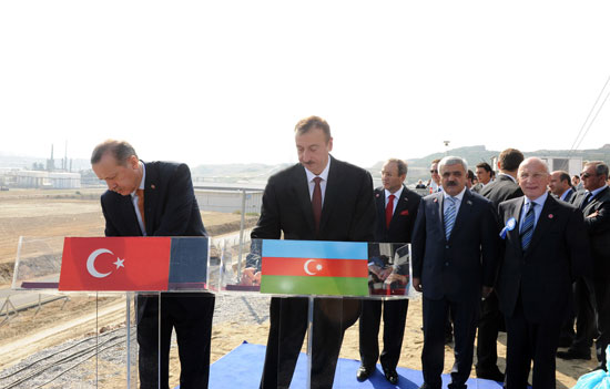 Azerbaijani President attends groundbreaking ceremonies for Heydar Aliyev Vocational Education Lyceum and inauguration of AYPE-T plant in Izmir (PHOTO)