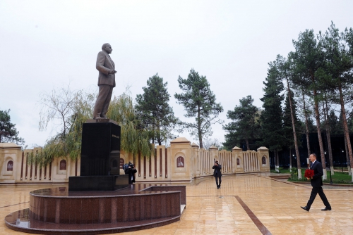 Azerbaijani President arrives in Agdash region (PHOTO)