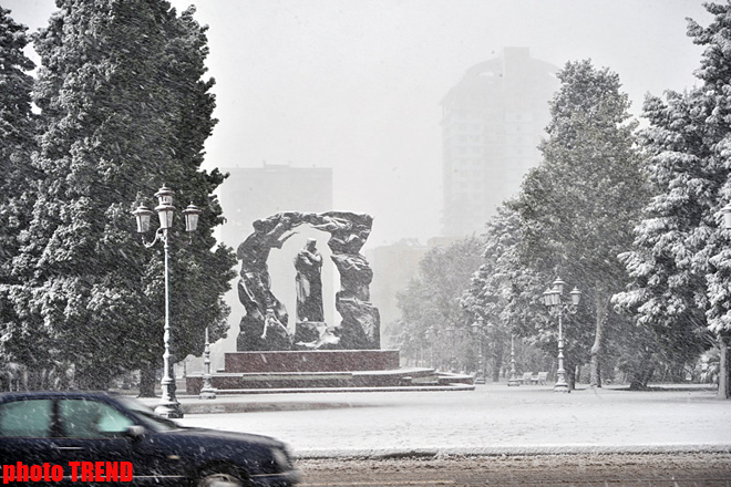 Heavy snowfall in Baku