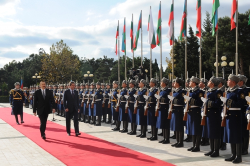 Bulgarian president officially welcomed to Azerbaijan (PHOTO)