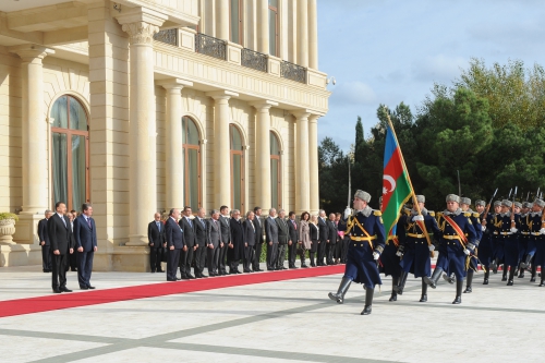 Bulgarian president officially welcomed to Azerbaijan (PHOTO)
