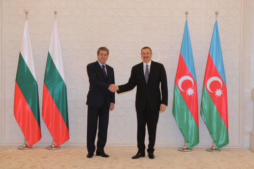 Bulgarian president officially welcomed to Azerbaijan (PHOTO)