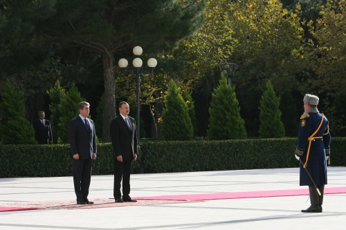 Bulgarian president officially welcomed to Azerbaijan (PHOTO)