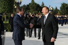 Bulgarian president officially welcomed to Azerbaijan (PHOTO)