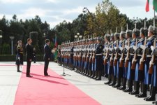 Bulgarian president officially welcomed to Azerbaijan (PHOTO)