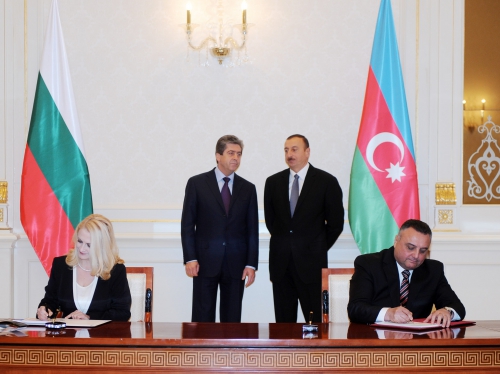 Azerbaijan, Bulgaria sign bilateral documents (PHOTO)