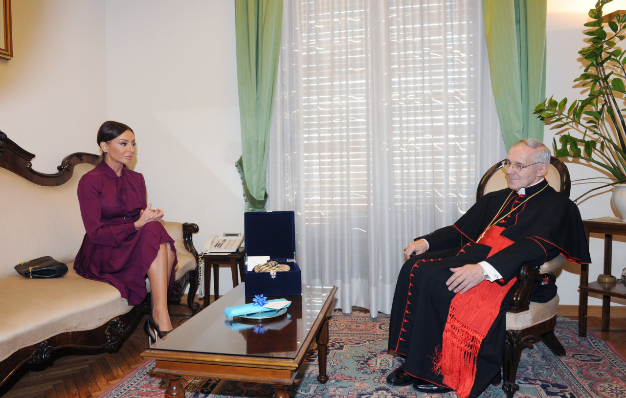 Azerbaijan`s first lady meets president of Pontifical Council for Inter-religious Dialogue of Vatican (PHOTO)