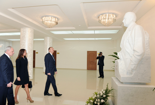 Azerbaijani President inspects Aziz Aliyev Institute of Advanced Medical Studies after major overhaul (PHOTO)