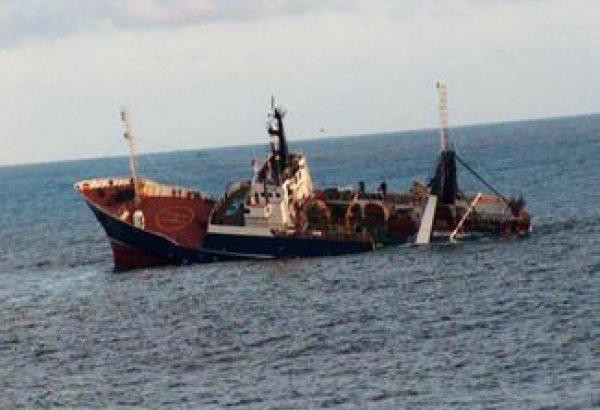 Panama says withdrawing flag from tanker towed to Iran, cites violations