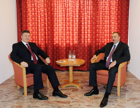 Azerbaijani President meets Ukrainian counterpart in Davos (PHOTO)