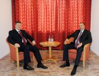 Azerbaijani President meets Ukrainian counterpart in Davos (PHOTO)