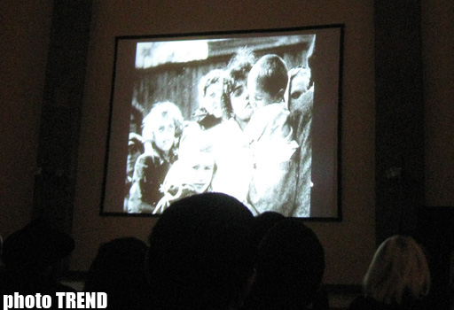 Baku commemorates Holocaust victims (PHOTO)