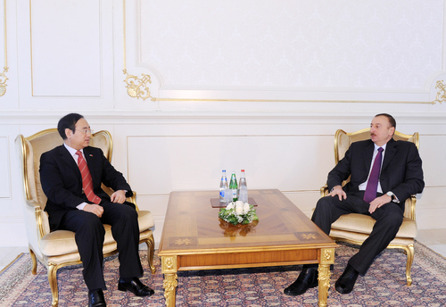 Azerbaijani President receives credentials of several ambassadors (PHOTO)