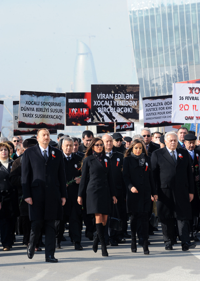 President of Azerbaijan honors memory of Khojaly genocide victims (PHOTO)