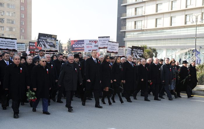 President of Azerbaijan honors memory of Khojaly genocide victims (PHOTO)