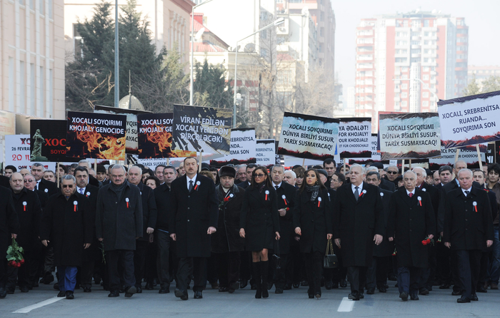 President of Azerbaijan honors memory of Khojaly genocide victims (PHOTO)