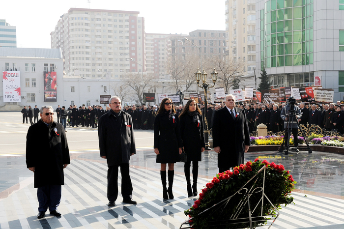President of Azerbaijan honors memory of Khojaly genocide victims (PHOTO)