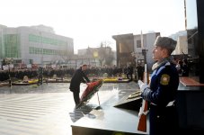 President of Azerbaijan honors memory of Khojaly genocide victims (PHOTO)