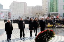 President of Azerbaijan honors memory of Khojaly genocide victims (PHOTO)